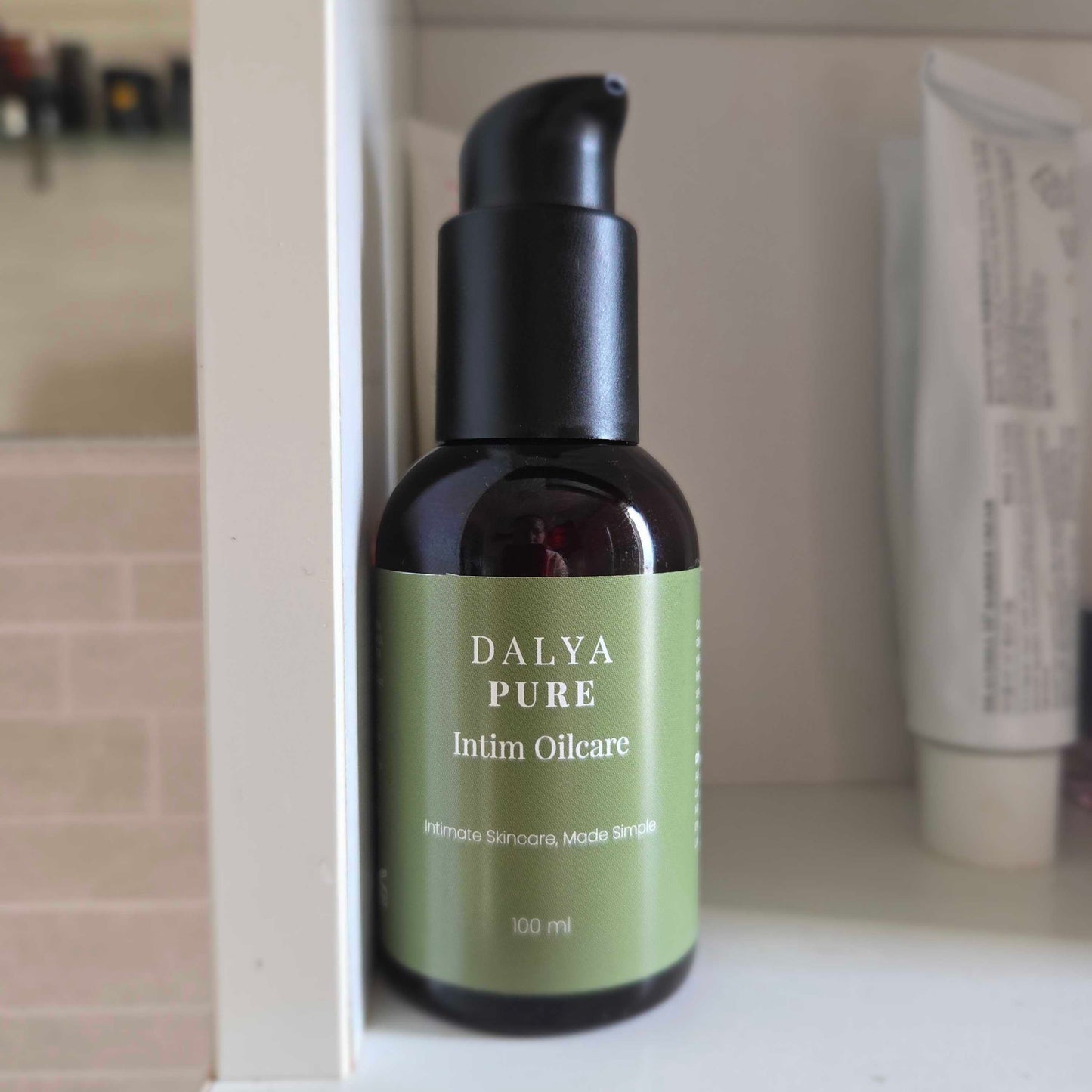 Dalya Pure intimolja i badrumsmiljö